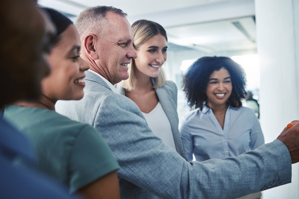 領導力咨詢：培養(yǎng)領導力，為組織發(fā)展提供有力保障