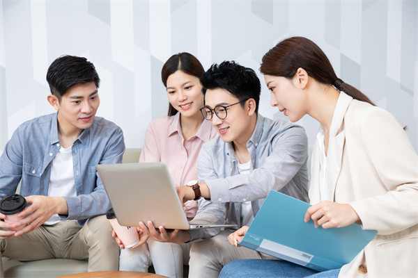 薪酬與員工發(fā)展：促進(jìn)員工成長，提高工作動(dòng)力