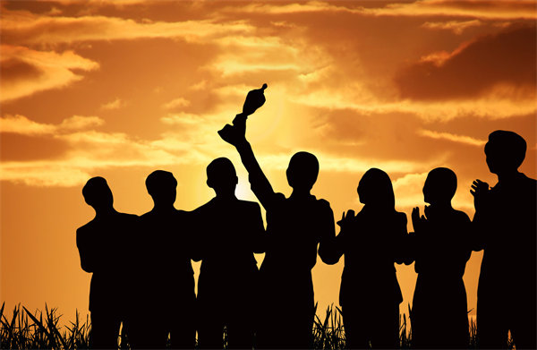 深化創(chuàng)新驅(qū)動(dòng)，落實(shí)年度經(jīng)營(yíng)計(jì)劃，推動(dòng)企業(yè)跨越發(fā)展