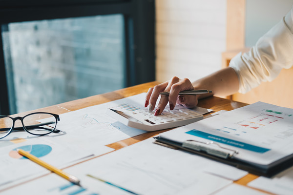 企業(yè)設(shè)立預(yù)算管理小組是不是由個人組建的？