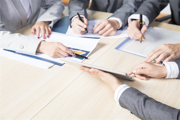 要實現公司發展目標，組織變革應該注意解決什么問題？