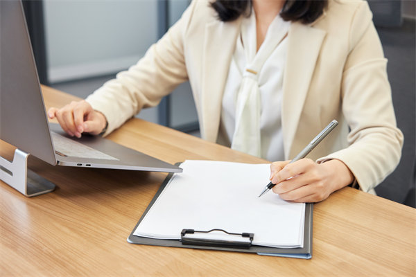 企業(yè)的發(fā)展戰(zhàn)略不僅僅是老板一個(gè)人的問(wèn)題，還有誰(shuí)？