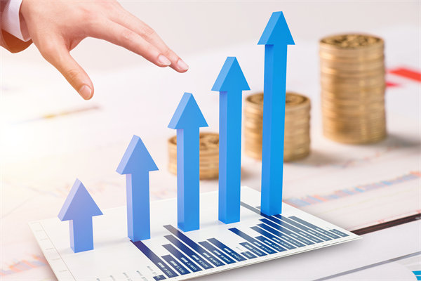 企業(yè)的戰(zhàn)略是精心設(shè)計(jì)的，還是臨機(jī)應(yīng)變的？