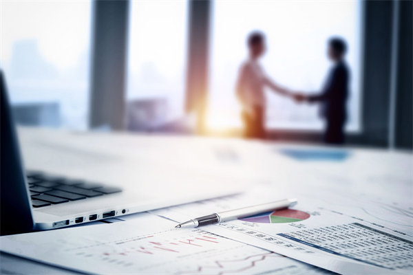 薪酬績效管理中的溝通障礙如何克服，增強員工信任感？