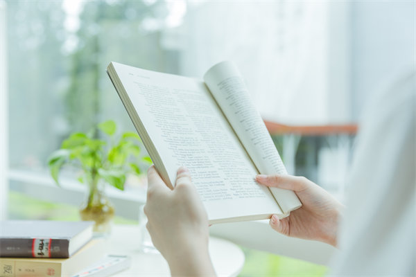 如何平衡個(gè)人績(jī)效與團(tuán)隊(duì)協(xié)作，構(gòu)建共贏績(jī)效文化？