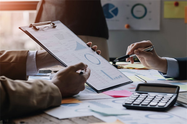 制定年度預算時,如何兼顧創新投入與成本控制? 制定年度預算時,如何兼顧創新投入與成本控制?