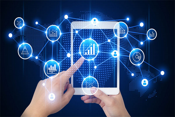 預算編制過程中，如何平衡長期規劃與短期需求？