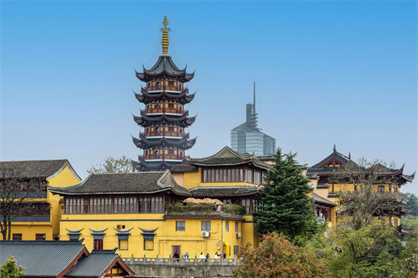 南京戰(zhàn)略咨詢公司如何助力企業(yè)實現(xiàn)長遠(yuǎn)發(fā)展？