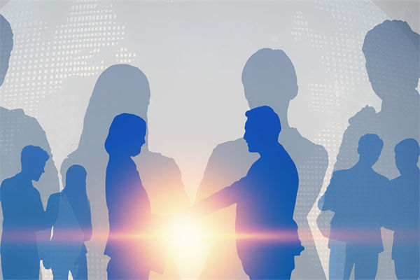 集團管控如何提升各業務板塊間的戰略協同效果？