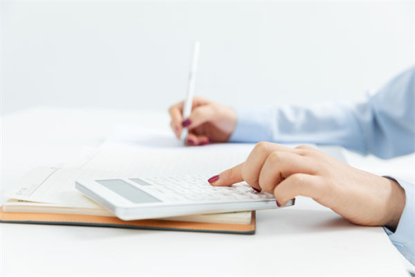 充電寶公司494名員工年入超百萬,對企業預算的啟示 充電寶公司494名員工年入超百萬,對企業預算的啟示