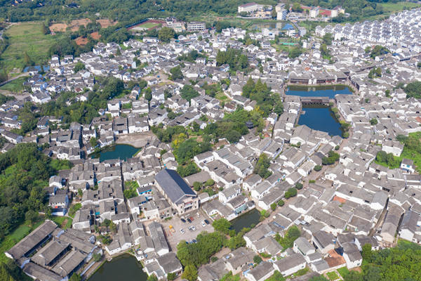 面對(duì)市場(chǎng)不確定性，金華咨詢?nèi)绾我?guī)劃企業(yè)穩(wěn)健前行？