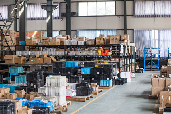 車間布局混亂不堪,精益生產巧妙規劃讓效率直線飆升 車間布局混亂不堪,精益生產巧妙規劃讓效率直線飆升