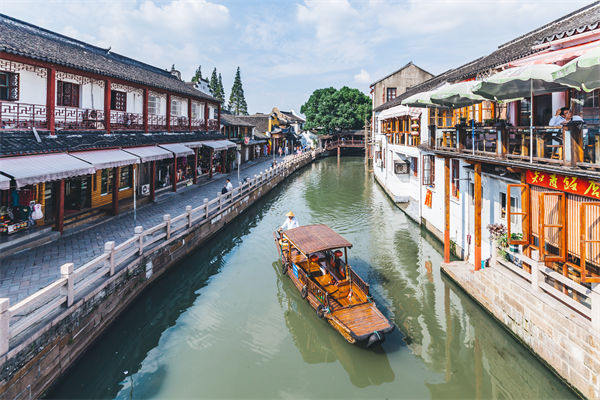 以文化賦能經(jīng)濟社會發(fā)展，企業(yè)營銷管理對此有何啟發(fā)？