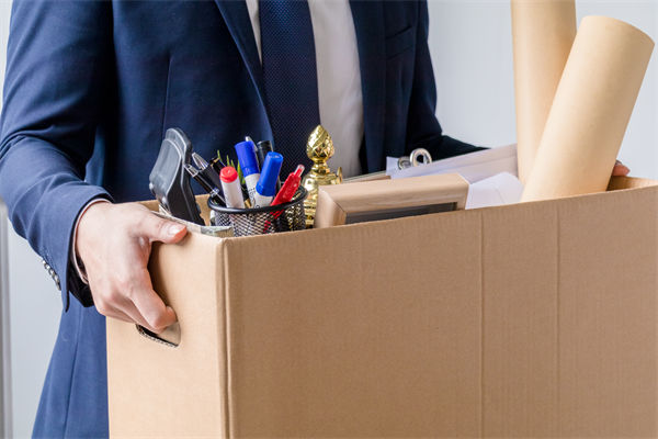 薪酬對標市場卻留不住骨干，長期機制如何設計？