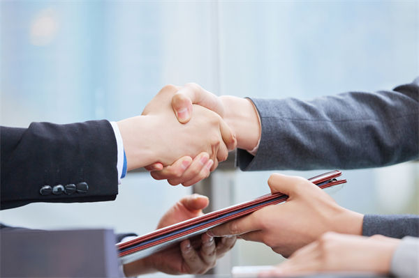 集團管控管理:董事長和明星女友內幕交易被刑拘 集團管控管理:董事長和明星女友內幕交易被刑拘